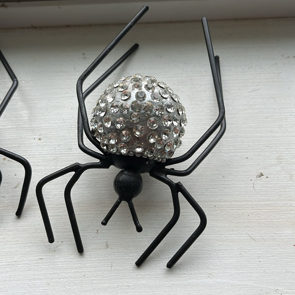 Christian Siriano rhinestone bedazzled spiders set of 12 six black six silver
